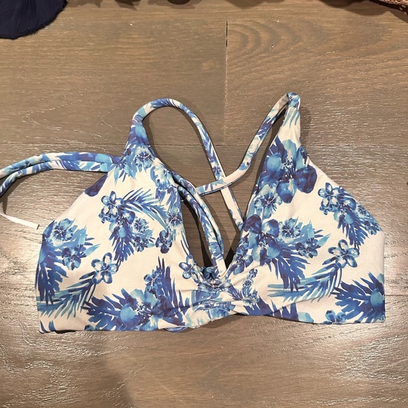 Midori Bikini Tops - Picture 3 of 3